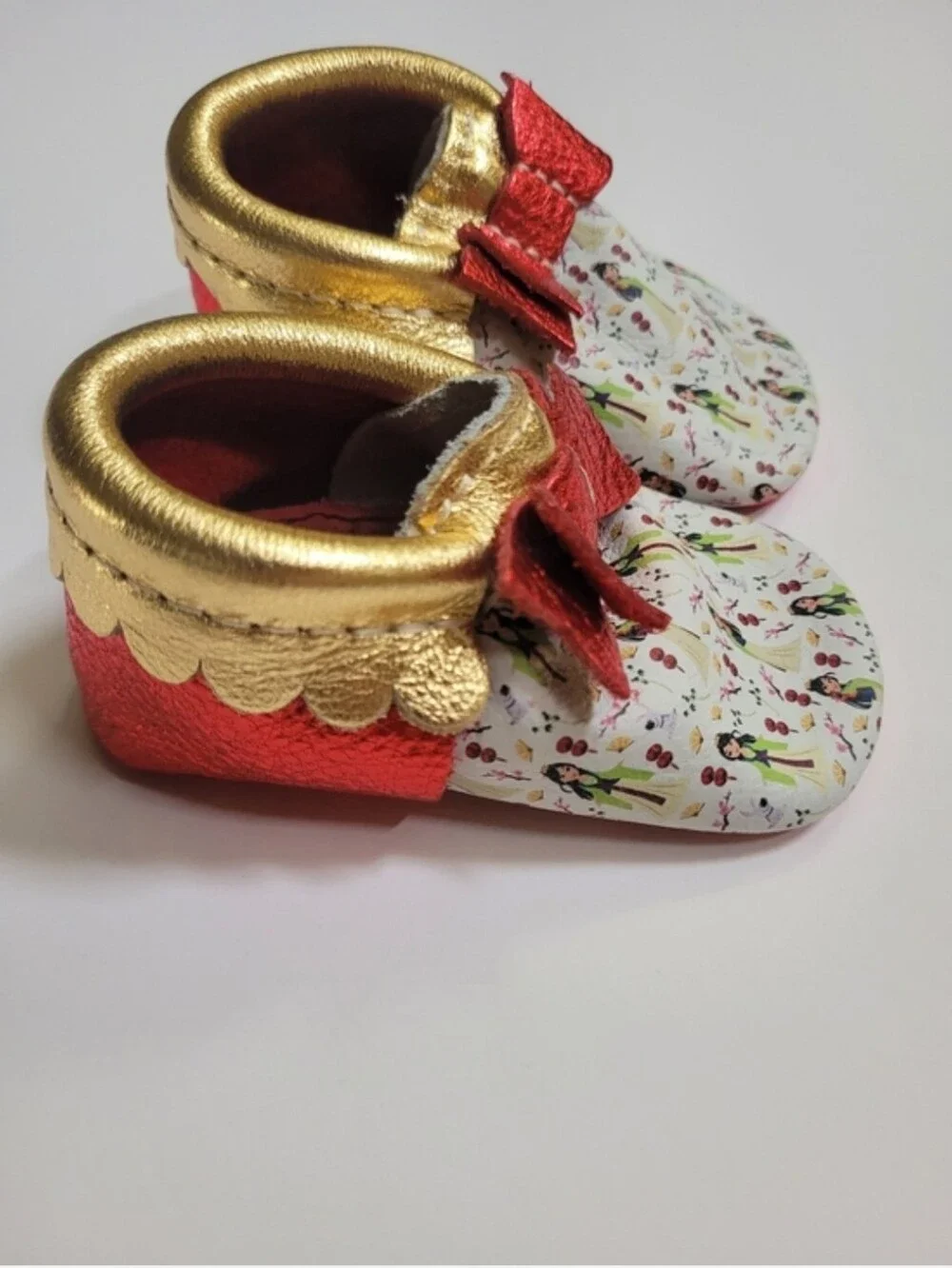 Freshly Picked Disney Baby Red Gold MULAN Bow Moccasin Sz 3 Infant Shoes